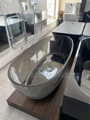 Full Glass Bathtub