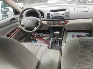 Toyota Camry 2005 Gold