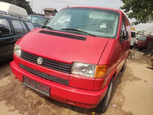 Volkswagen Transporter 2005 Red