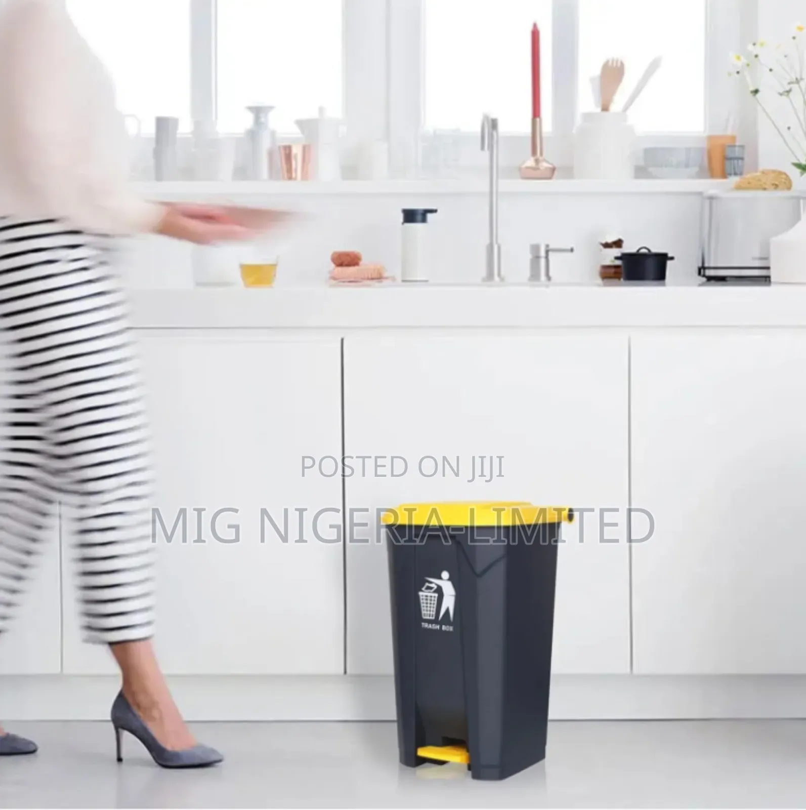 20L Pedal Plastic Kitchen Dustbin Garbage Refuse Storage