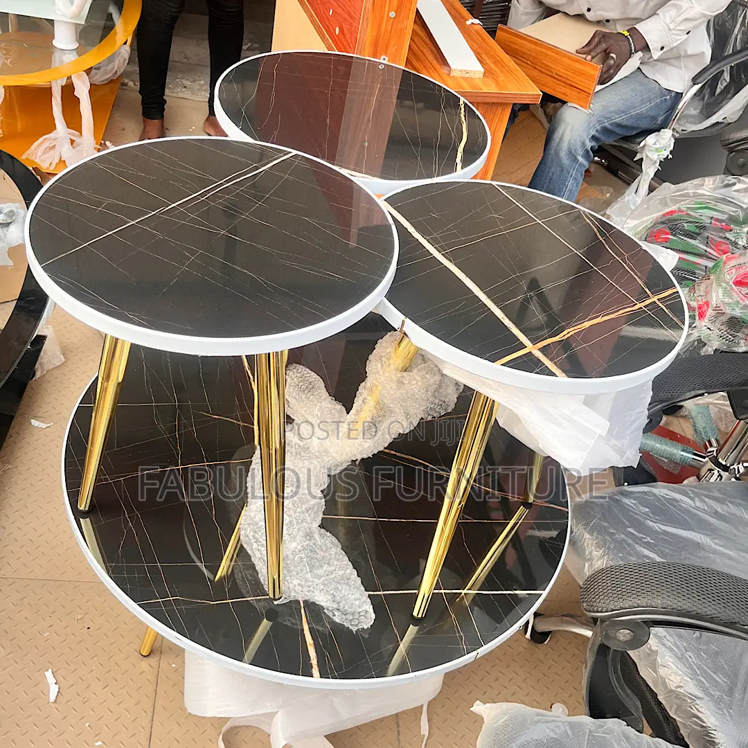 Quality Center Table With 4 Side Stool