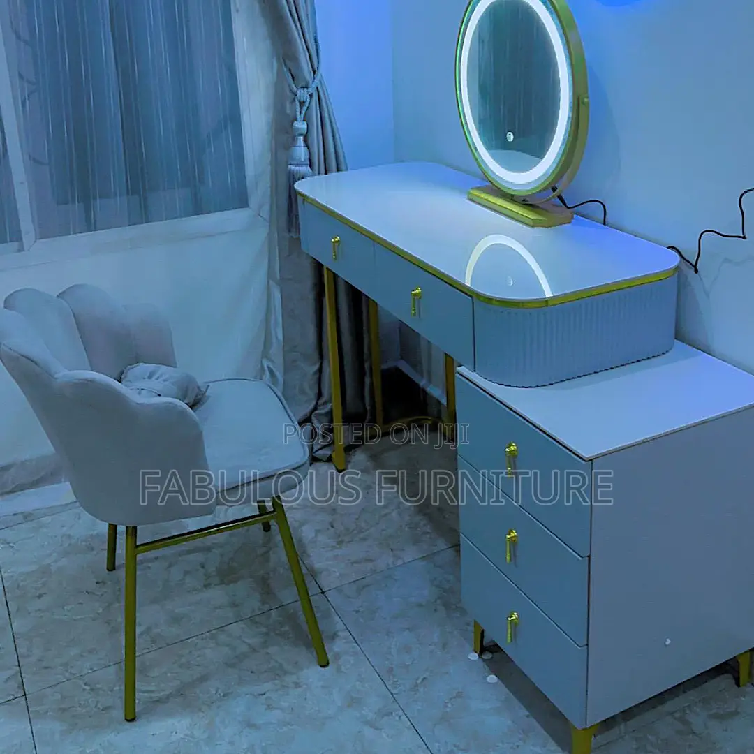 Dressers / Dressing Mirror/ Mirror Console / Vanity Table