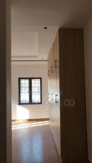 3bdrm Block of Flats in Durumi for rent