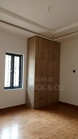 3bdrm Block of Flats in Durumi for rent