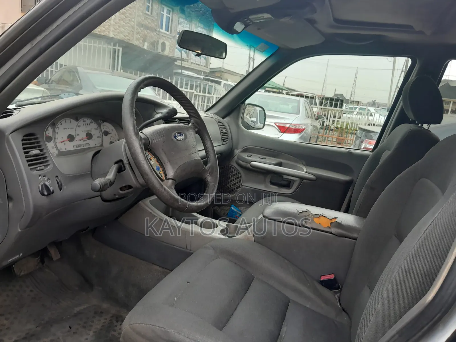 Ford Explorer Sport Trac 2001 Silver