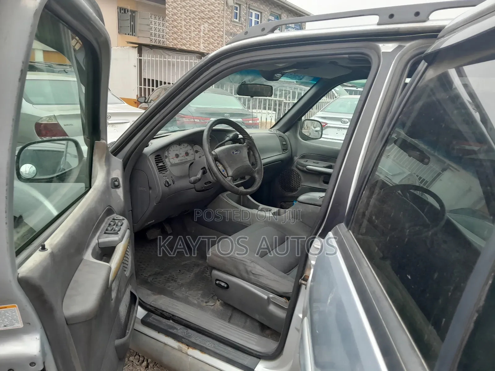 Ford Explorer Sport Trac 2001 Silver