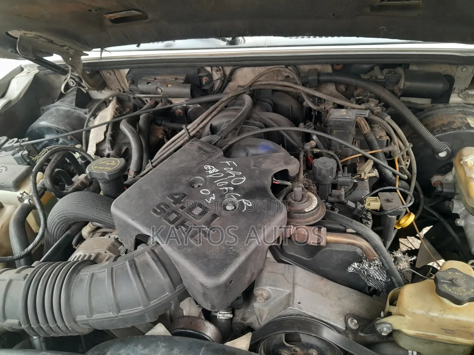 Ford Explorer Sport Trac 2001 Silver