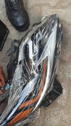 Set of Upgrade Headlamp for Es350 2018