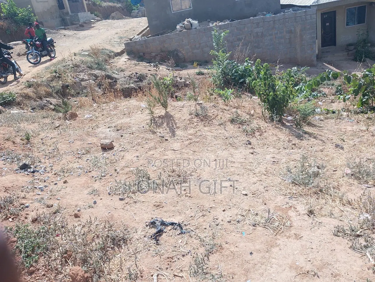 Land for Sale Size 40/70