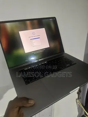 Laptop Apple MacBook Pro 2019 16GB Intel Core i7 SSD 512GB