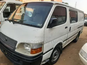 Toyota HiAce 1999 White