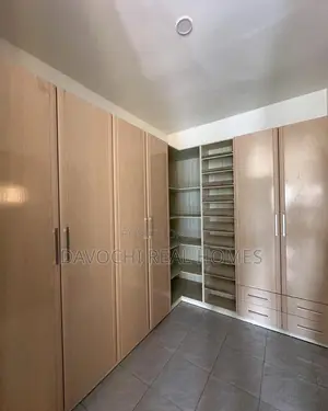 5bdrm Duplex in Ikate for rent