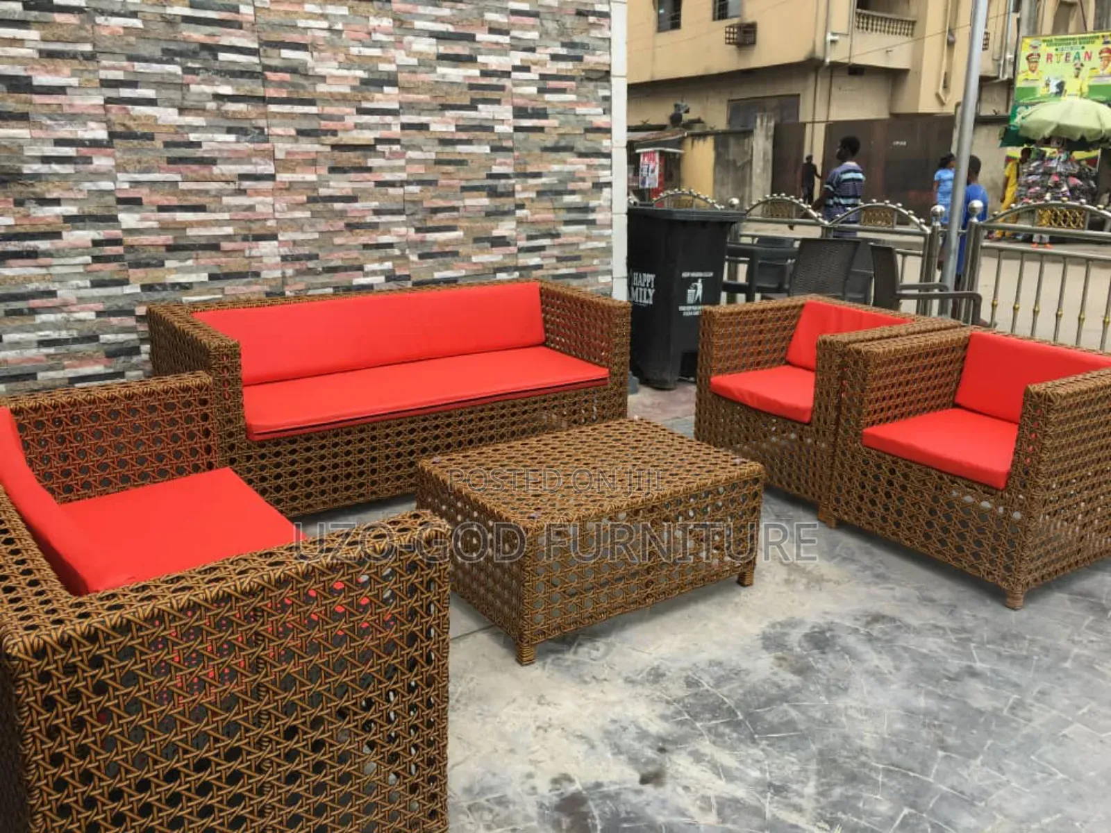 High-Quality Canash Box Chair