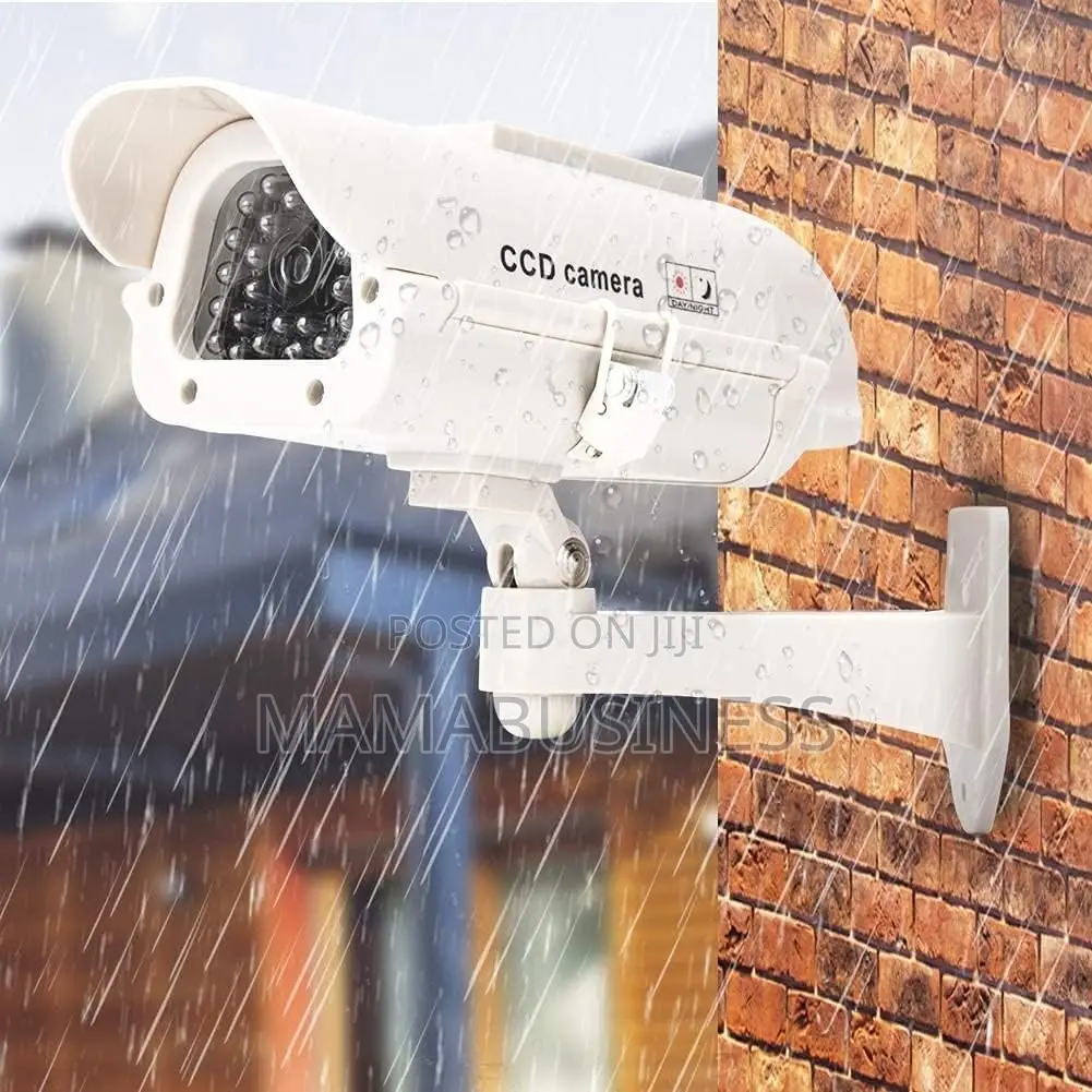 Solar Power CCTV Waterproof Realistic Camera + Flashing Led