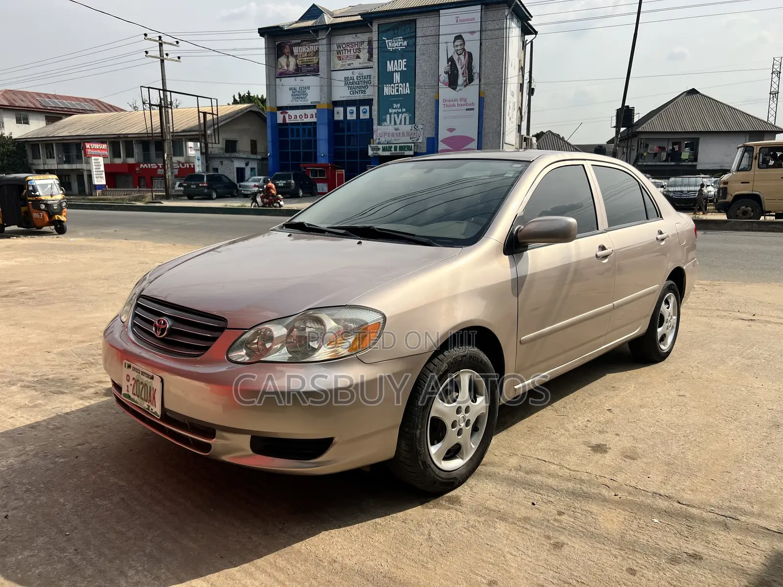 Toyota Corolla LE 2004 Gold