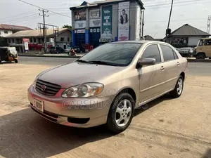 Toyota Corolla LE 2004 Gold