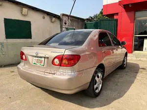 Toyota Corolla LE 2004 Gold