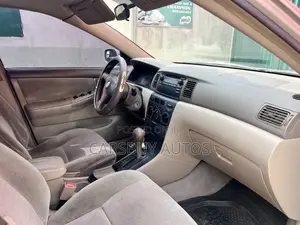 Toyota Corolla LE 2004 Gold