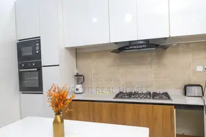 4 Bedroom Semi Detached House