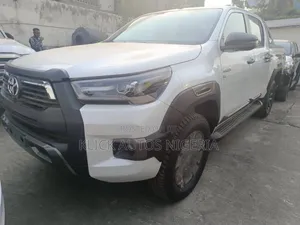 New Toyota Hilux 2025 White