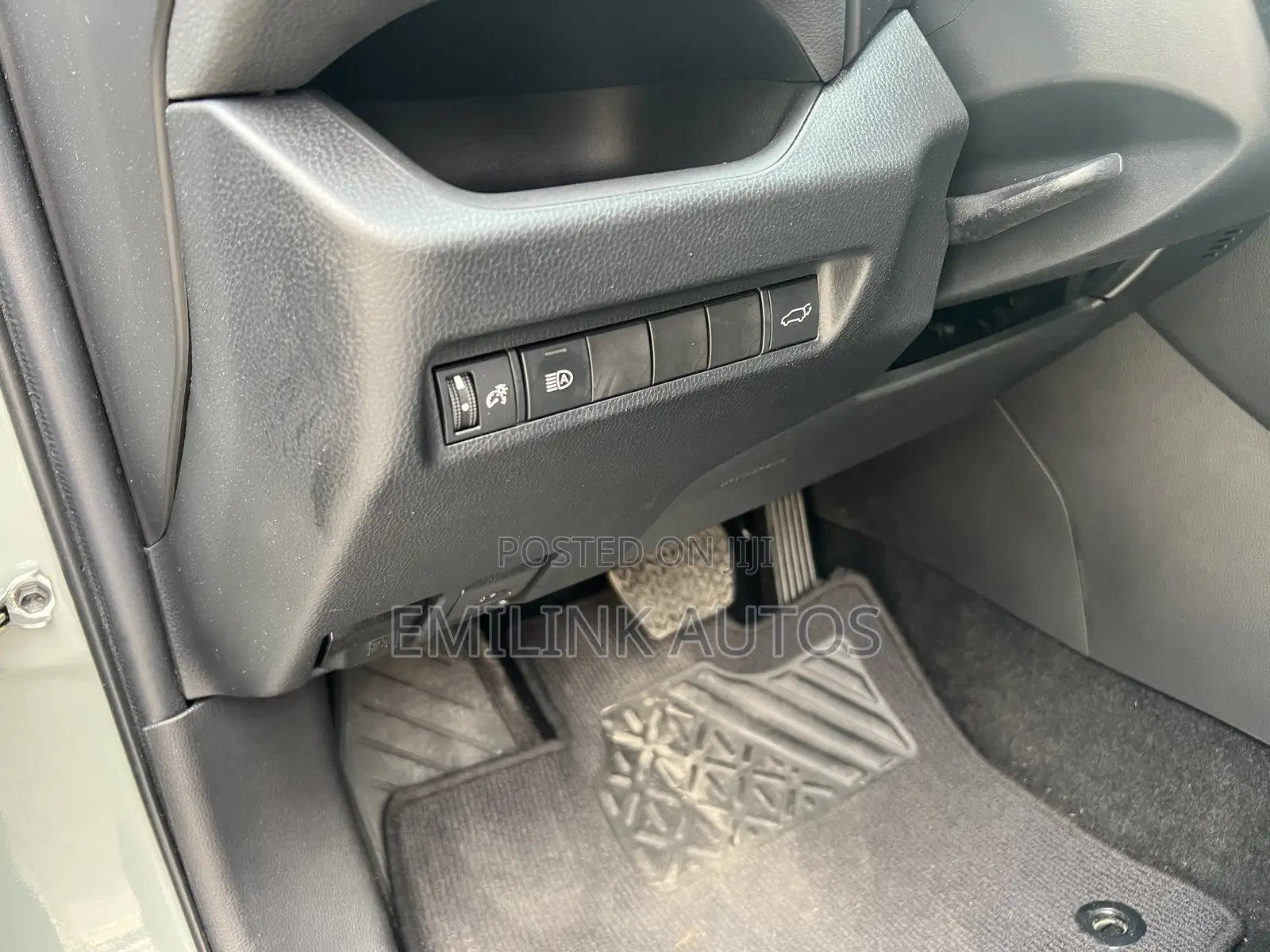 Toyota RAV4 XLE 2022 Gray