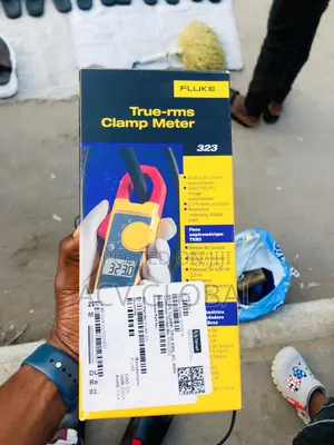 Fluke 323 Clamp Meter