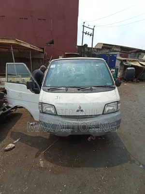 Photo - Mazda Bongo 2006 White