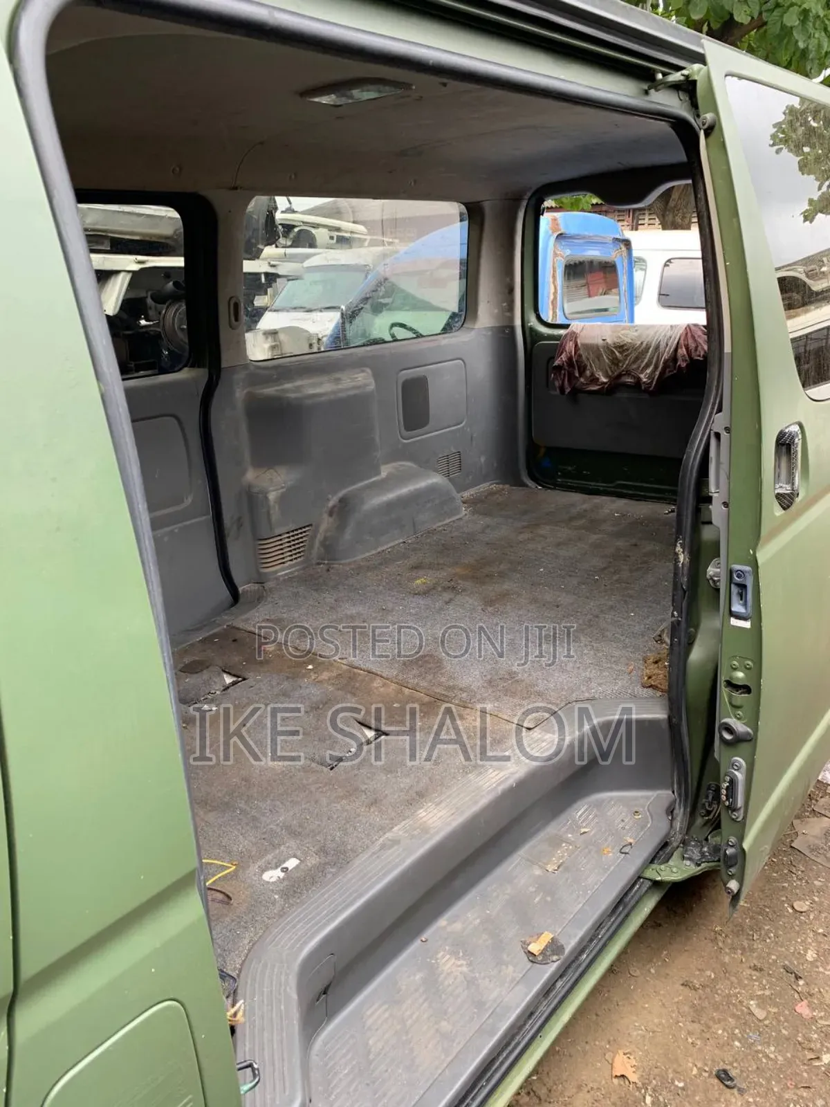 Toyota HiAce 2011 Green