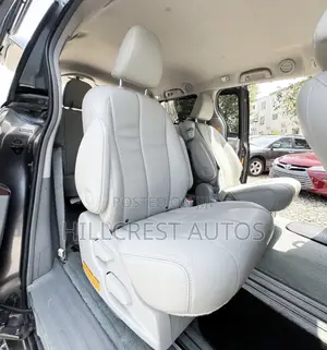 Toyota Sienna XLE FWD 8-Passenger 2013 Gray