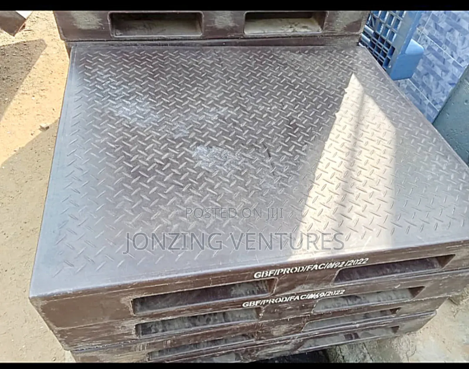 Flat Surface Thick Heavy Duty Pallet