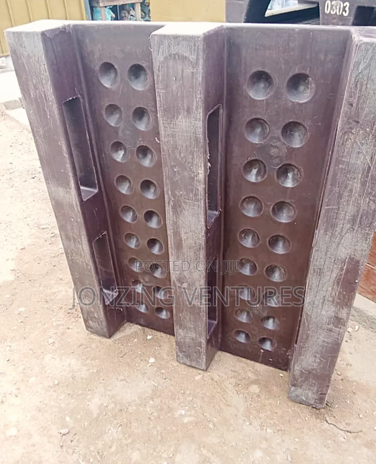 Flat Surface Thick Heavy Duty Pallet