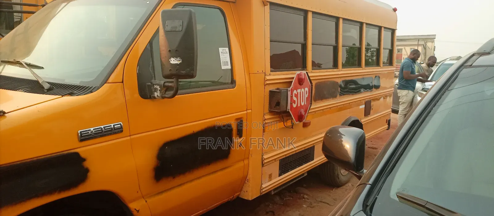 Ford E350 2004 Yellow