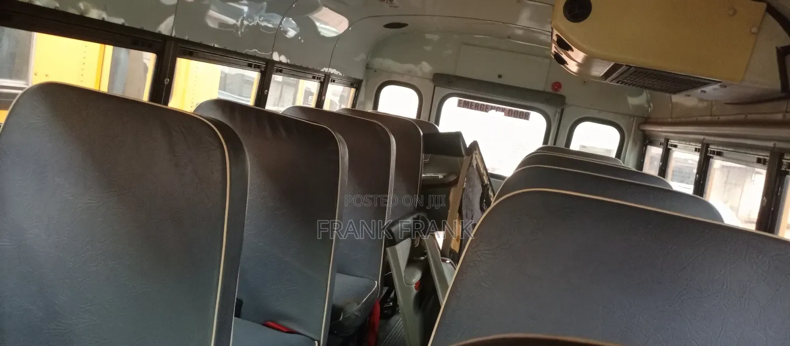 Ford E350 2004 Yellow