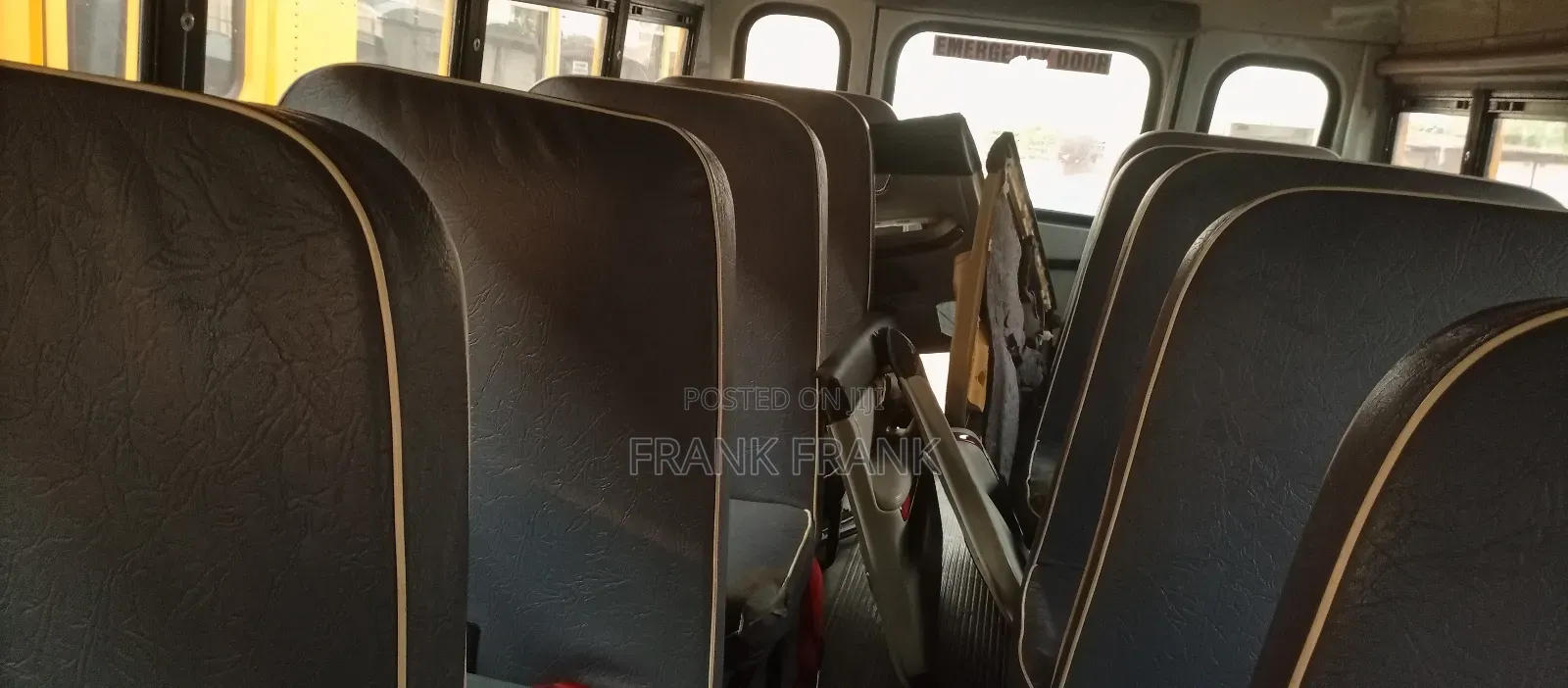 Ford E350 2004 Yellow