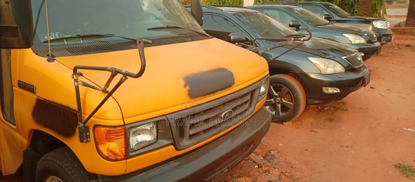 Ford E350 2004 Yellow