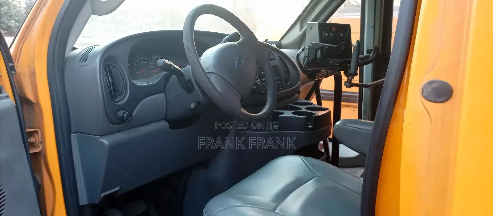 Ford E350 2004 Yellow