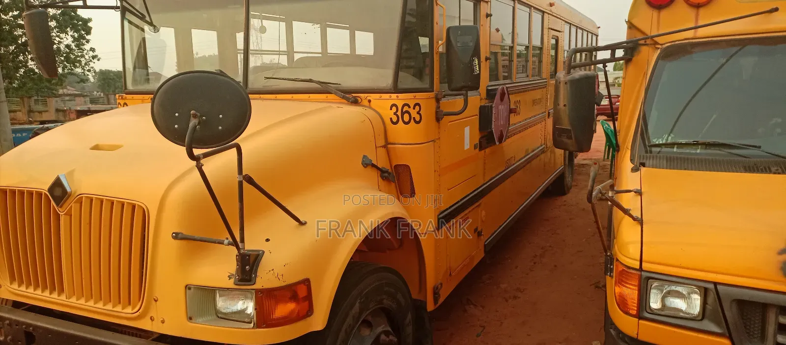 Bus 2005 Yellow