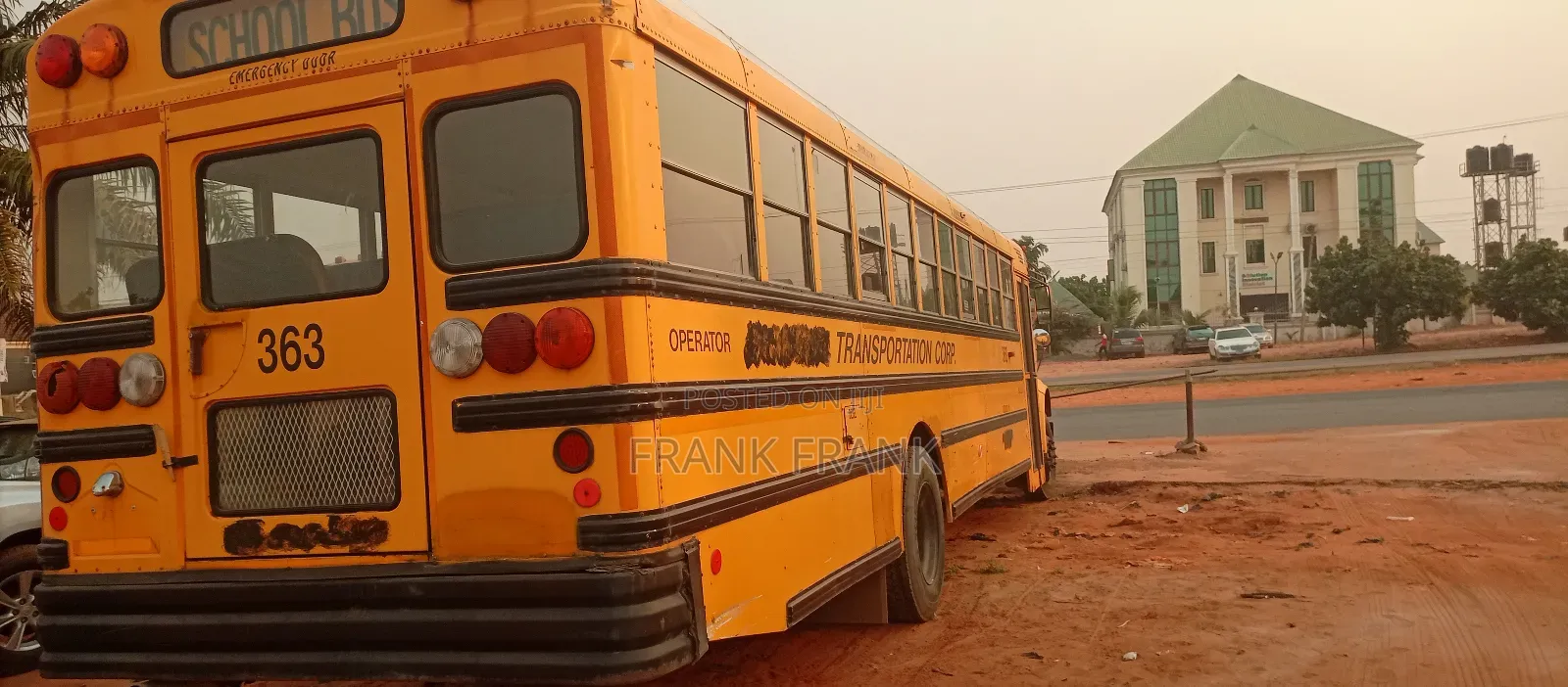 Bus 2005 Yellow