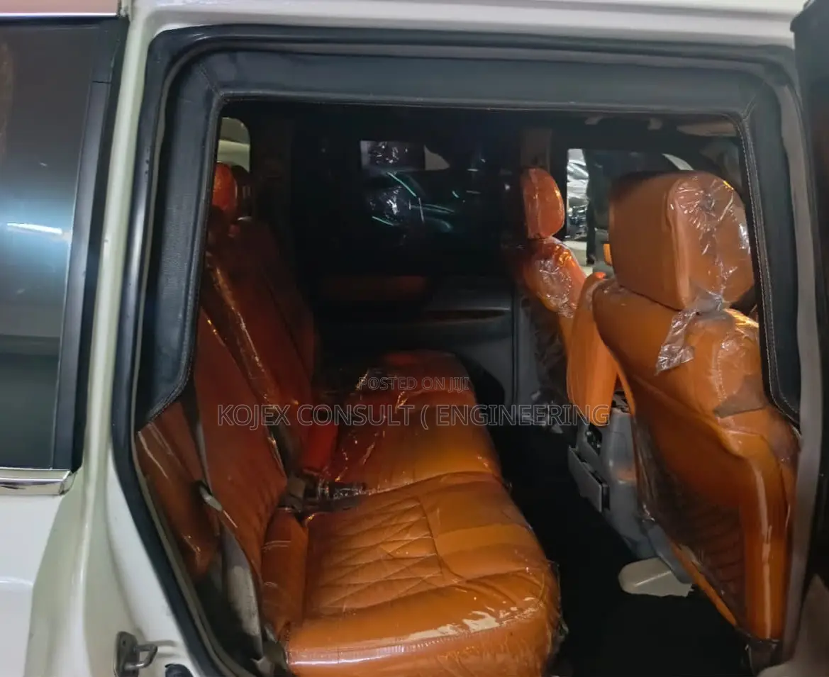 Toyota Land Cruiser 2007 White