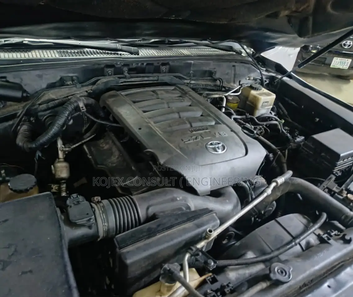 Toyota Land Cruiser 2007 White