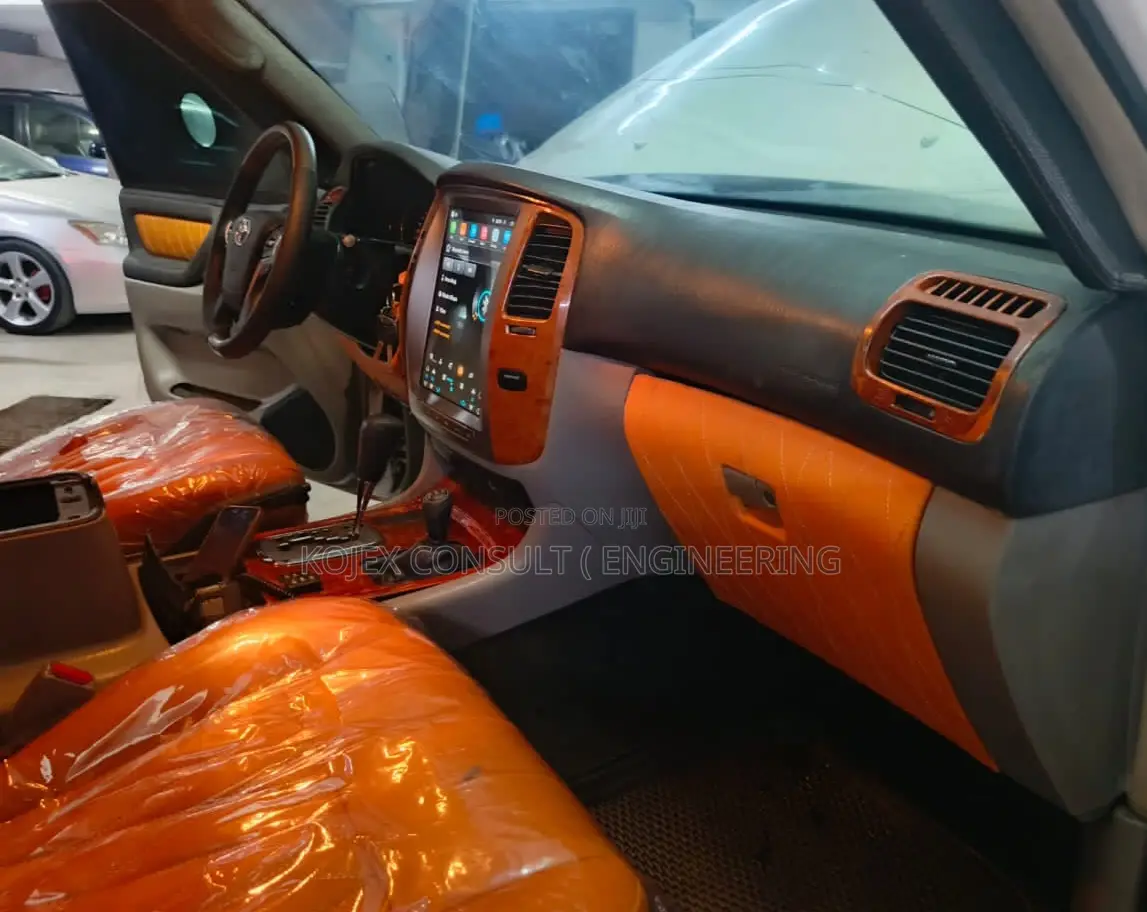 Toyota Land Cruiser 2007 White