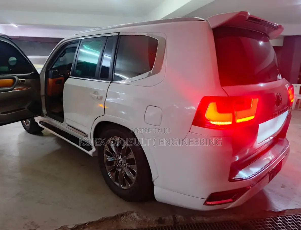 Toyota Land Cruiser 2007 White