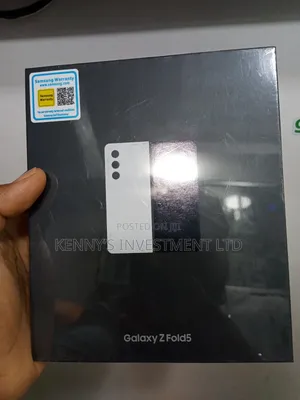 Photo - New Samsung Galaxy Z Fold 5 256 GB White