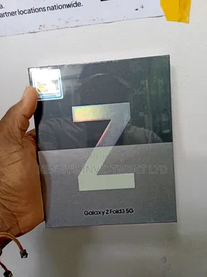 Photo - New Samsung Galaxy Z Fold 3 512 GB Green