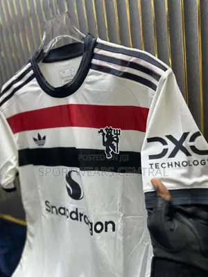 Photo - 2024-2025 Manchester United Player Grade Third JERSEY