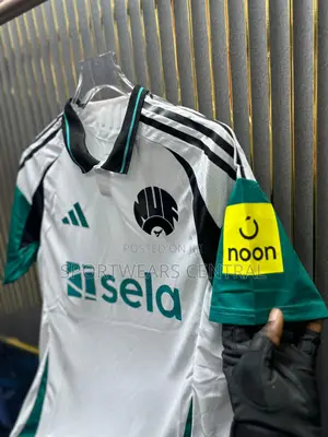 Photo - 2024/2025 Newcastle Home Football Player Grade JERSEY