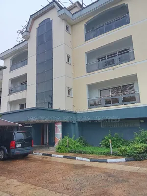 3bdrm Block of Flats in Parkview Estate for sale