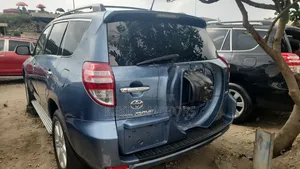 Toyota RAV4 2010 Blue