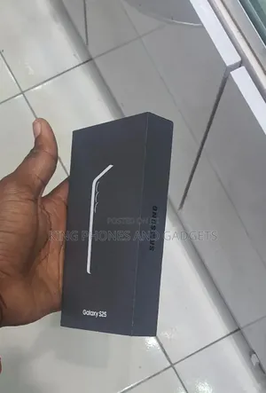 New Samsung Galaxy S25 256 GB Silver