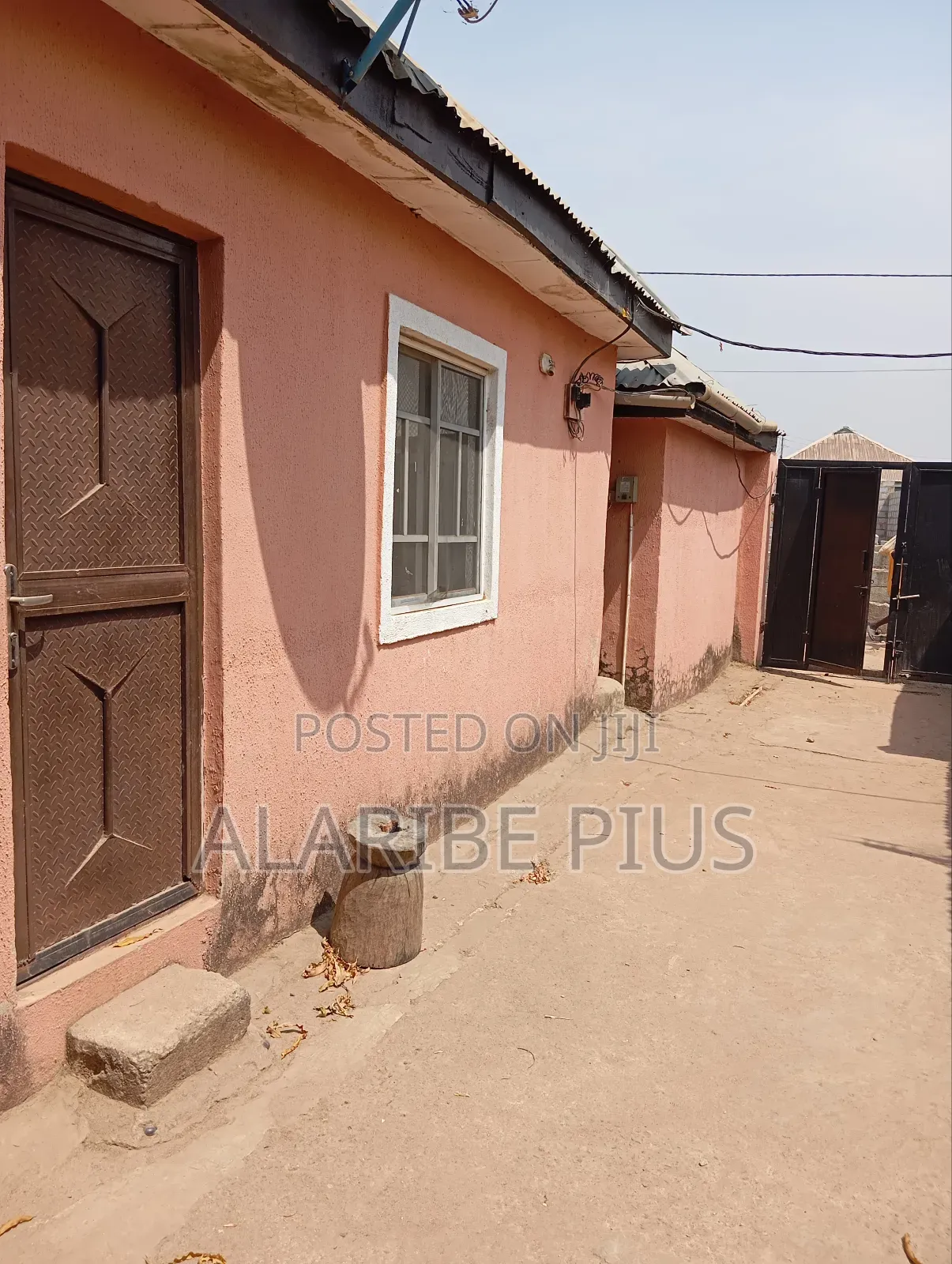 5bdrm Bungalow in Not. Estate., Dei-Dei for sale